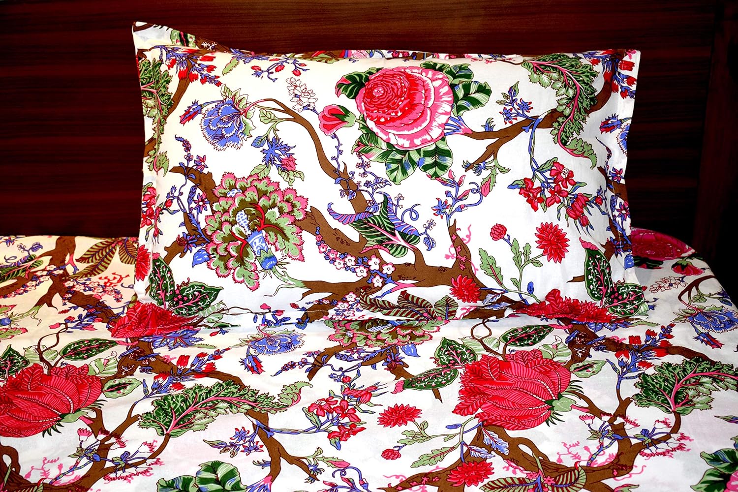 Double Bedsheet with 2 Pillow Cover- Multi (White)
