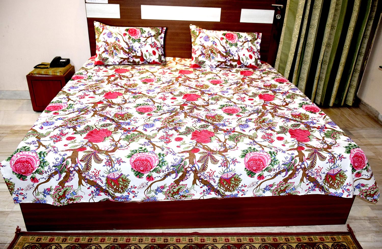 Double Bedsheet with 2 Pillow Cover- Multi (White)