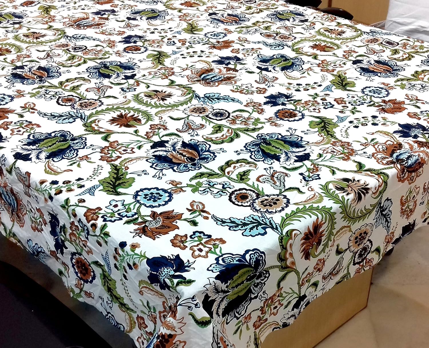 Capua Floral Printed Cotton Rectangular 6 Seater Dining Table (60 Inch X 90 Inch, Multicolour, Pack of 1)